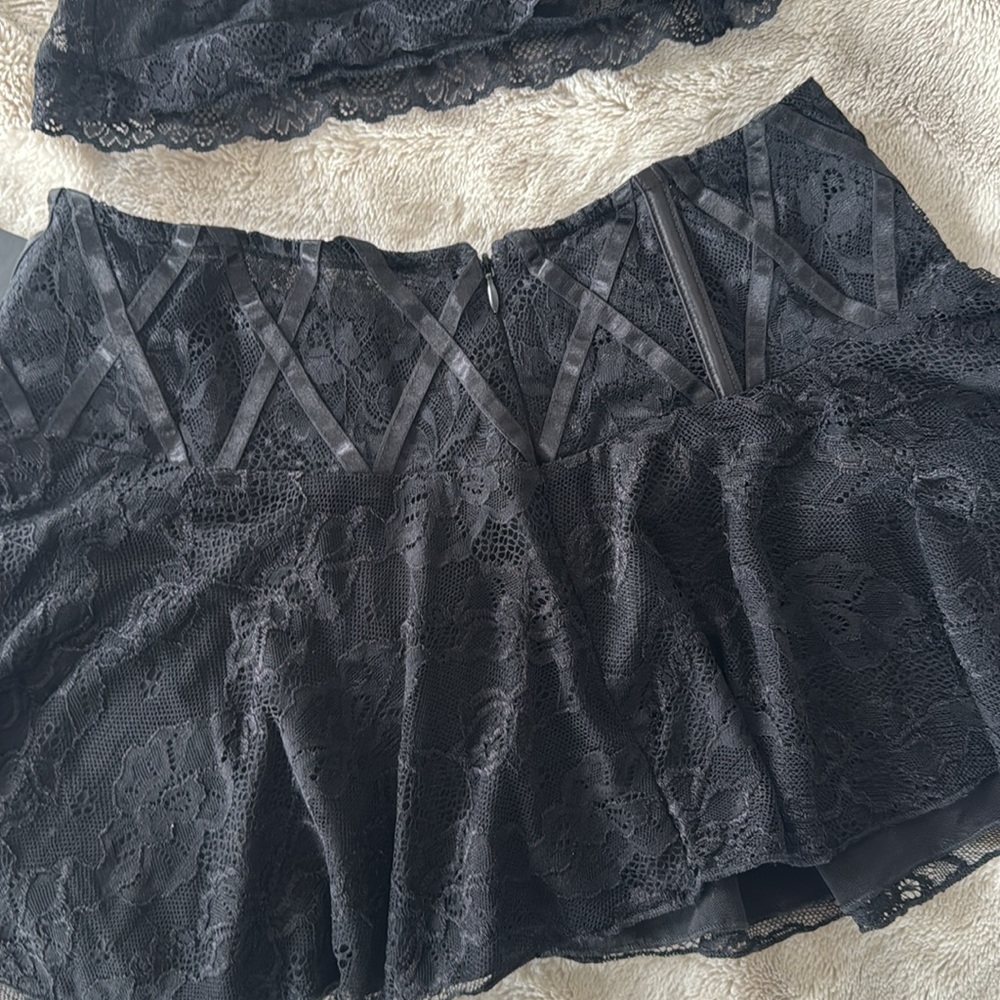 Black Lace Off-Shoulder Top and Skirt Set - Picture 11 of 11